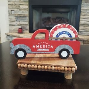 America Farmhouse Truck Decor-NWT